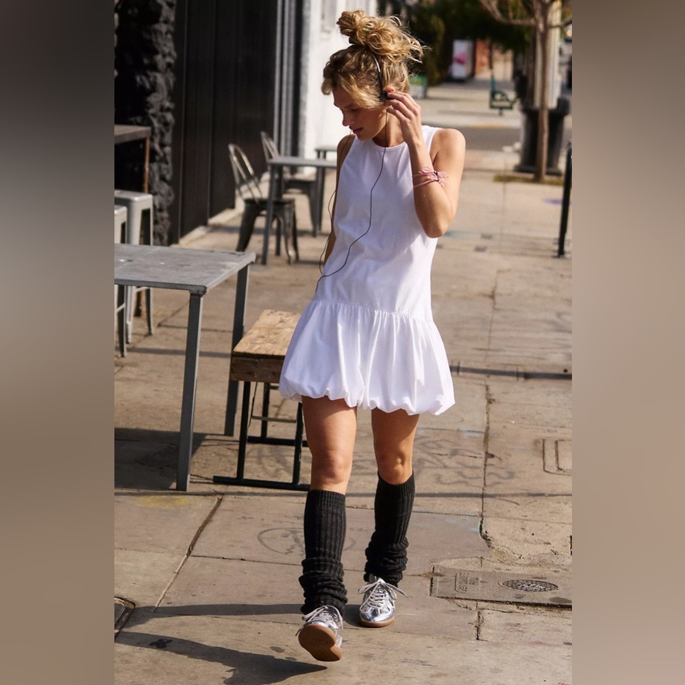 Elegant White Sleeveless Dress